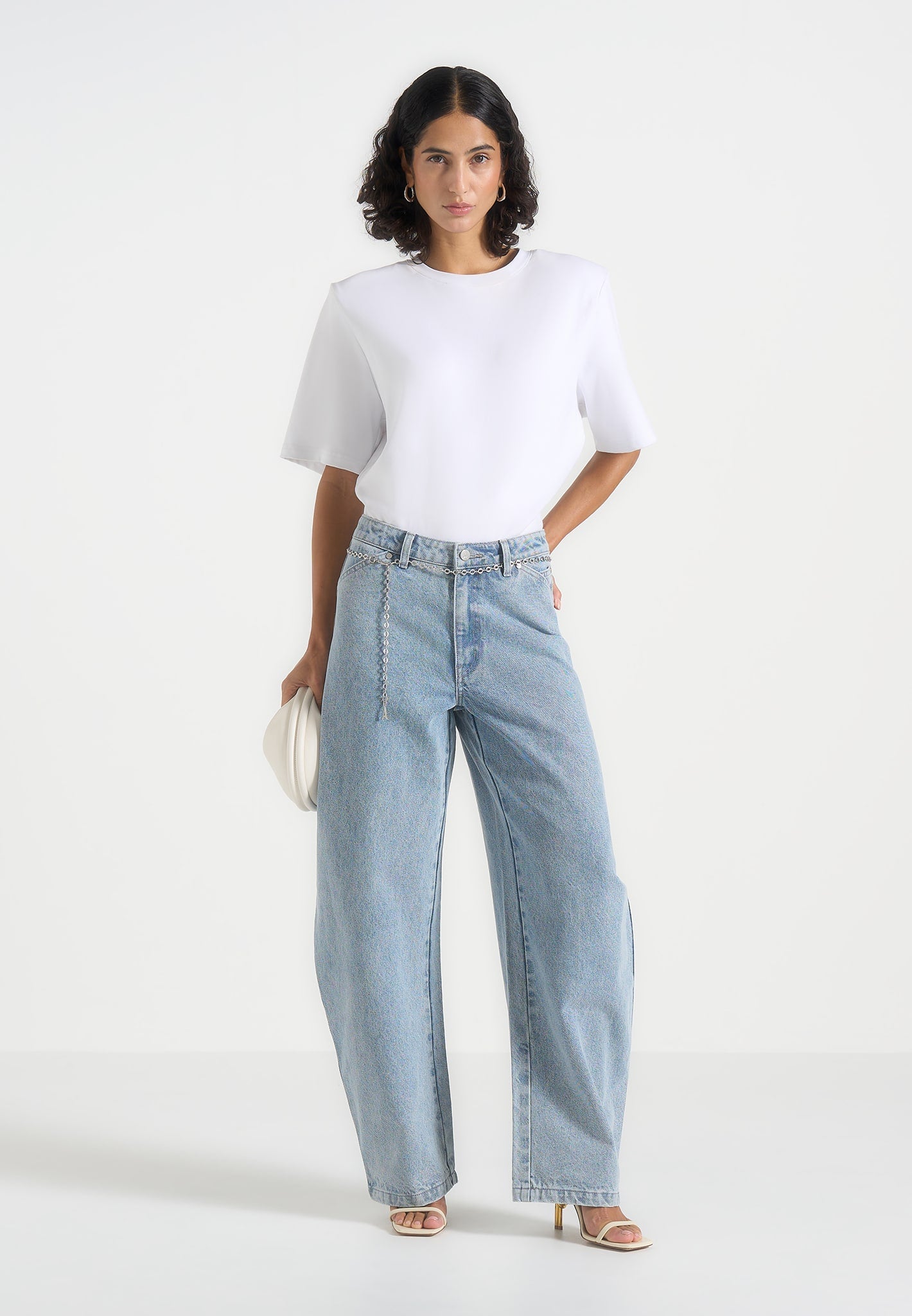 enora-hourglass-jean-with-chain-mid-blue