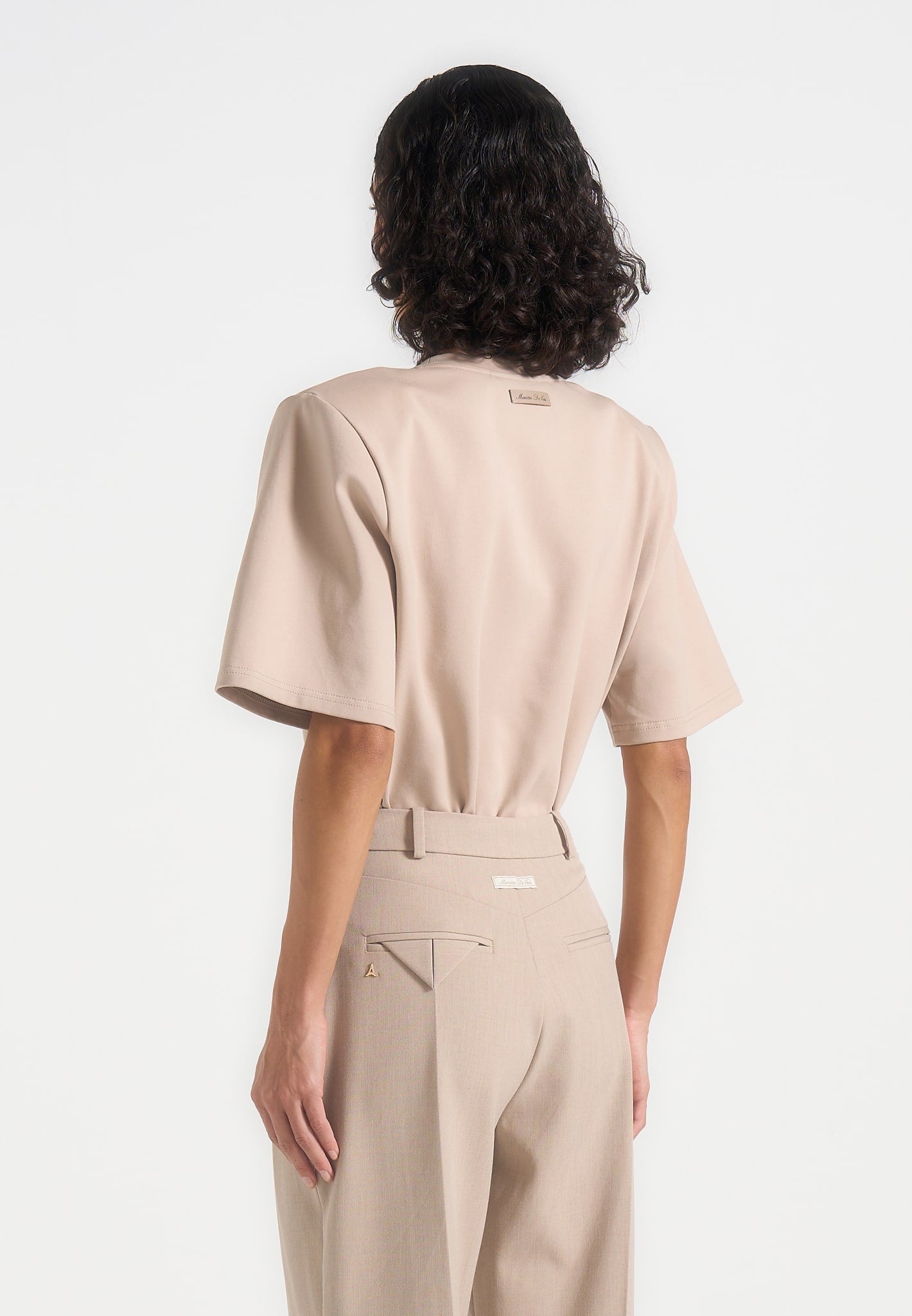 mia-wide-shoulder-bodysuit-t-shirt-beige