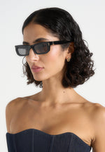 Milan - Curved-Frame Sunglasses - Black