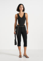 una-capri-leggings-with-chain-black