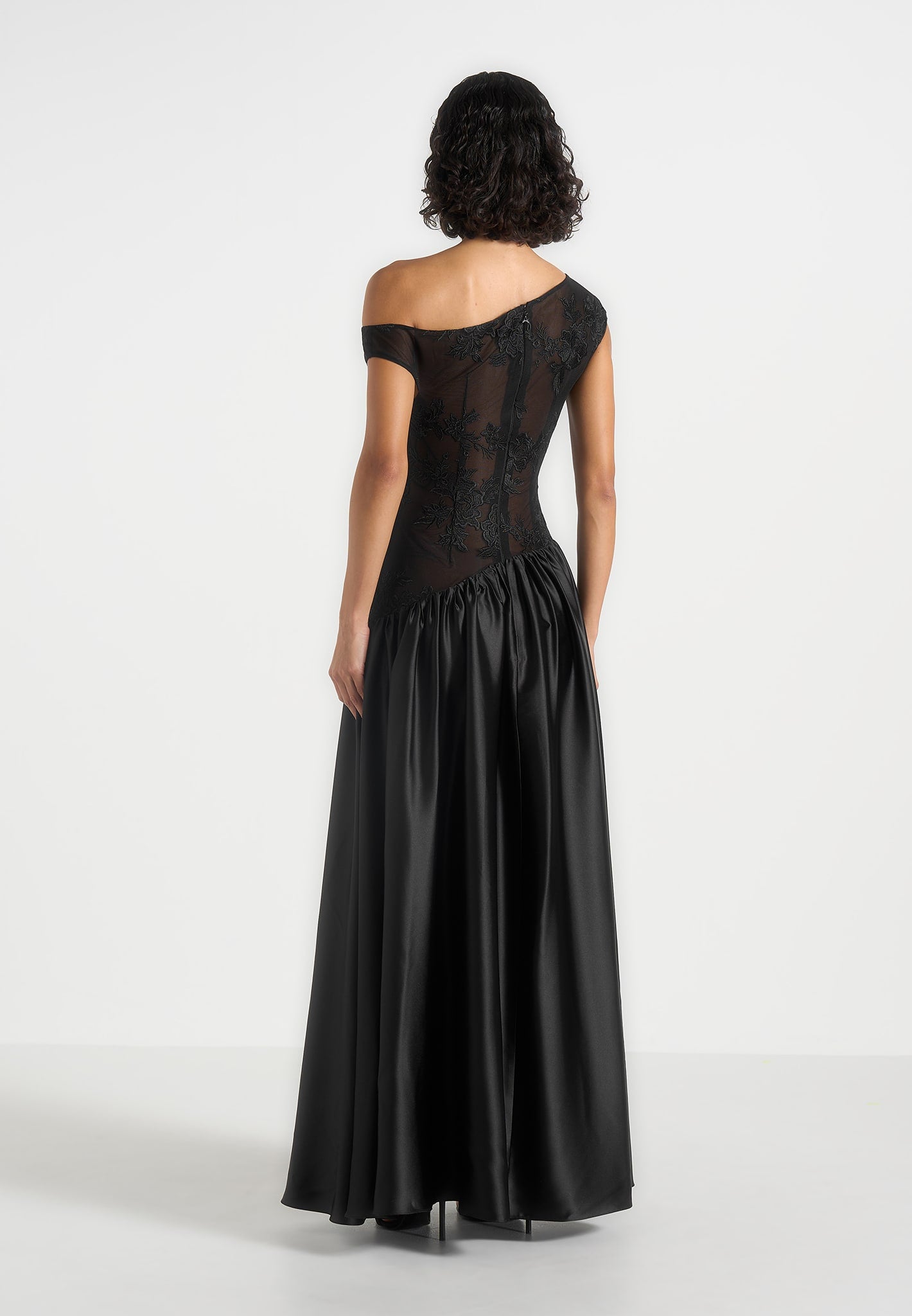 Alanna - Off Shoulder Fit and Flare Maxi Dress - Black