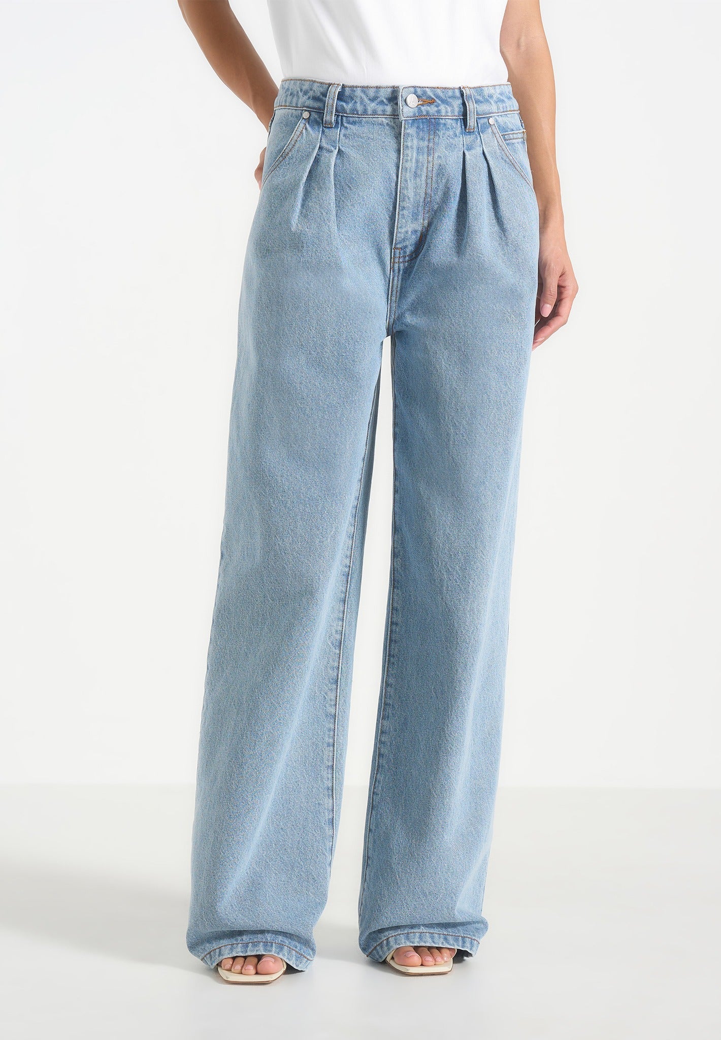 twin-pleat-denim-jeans-mid-wash