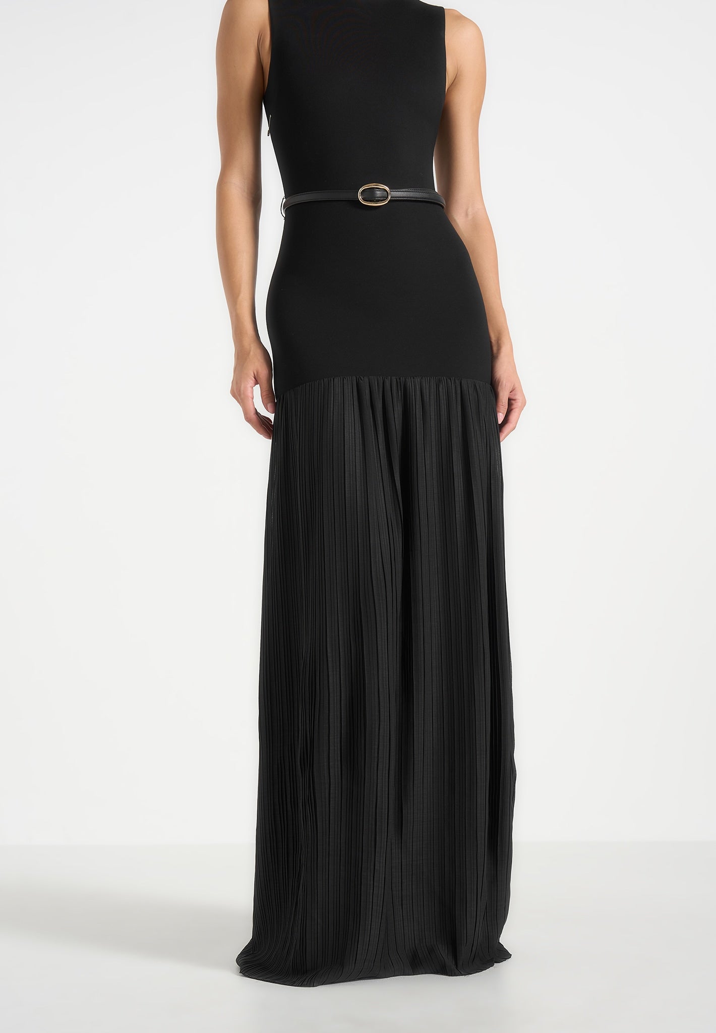 emma-crew-neck-belted-pleated-maxi-dress-black