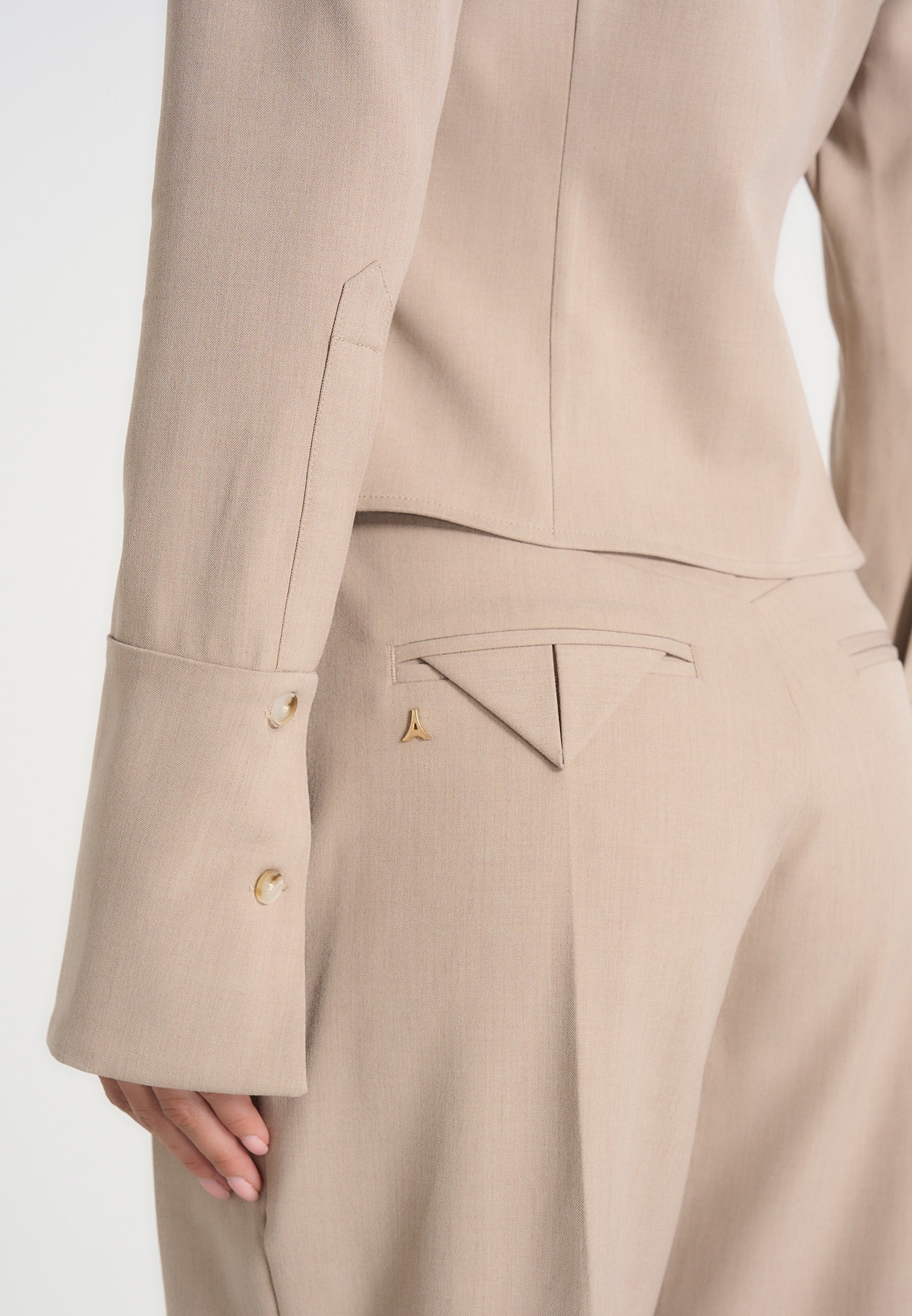 Sonia - Tailored Cinch Shirt - Beige