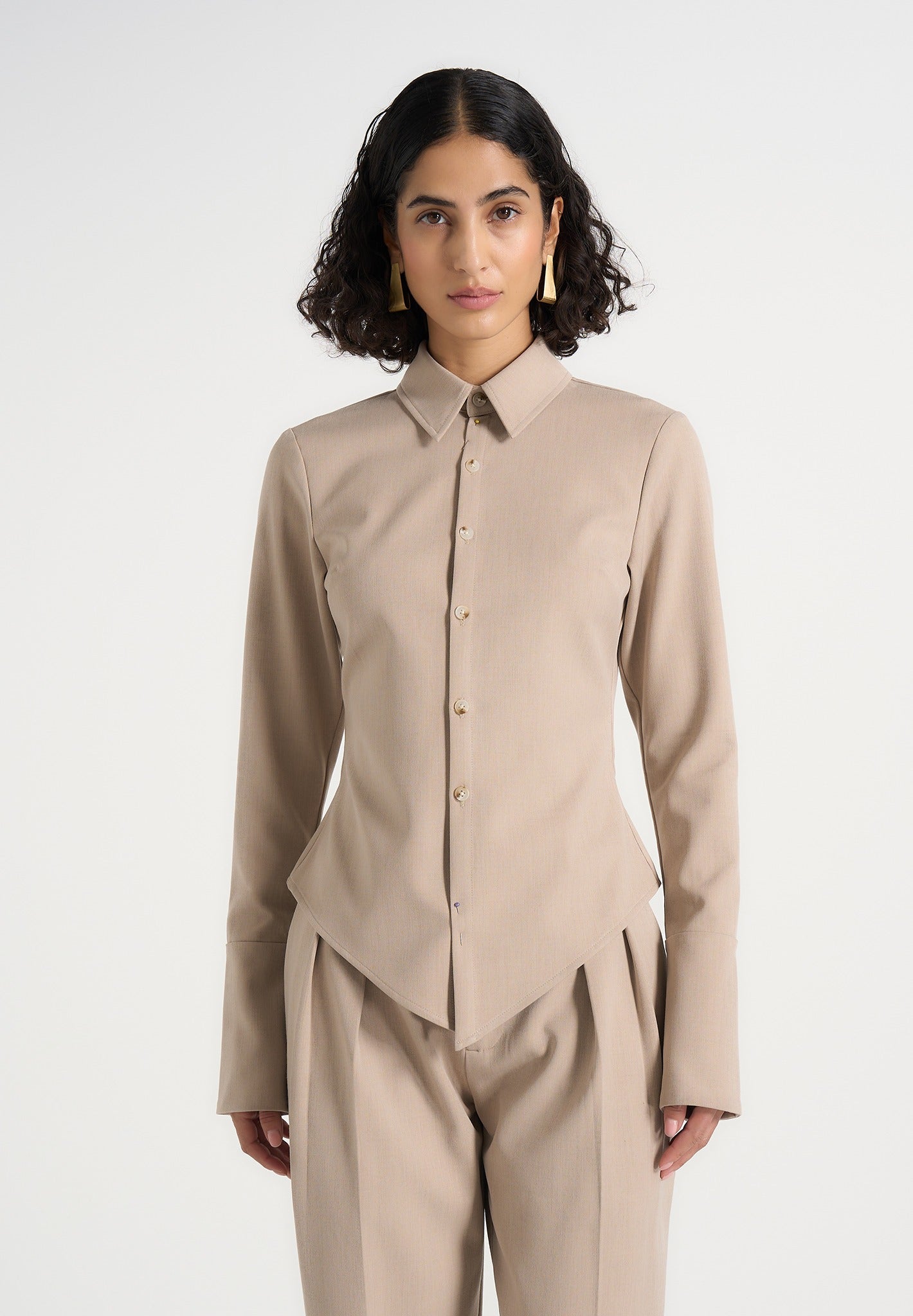 Sonia - Tailored Cinch Shirt - Beige 