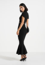 Fantine - Fluted Hem Ottoman Knit Midi Dress - Black