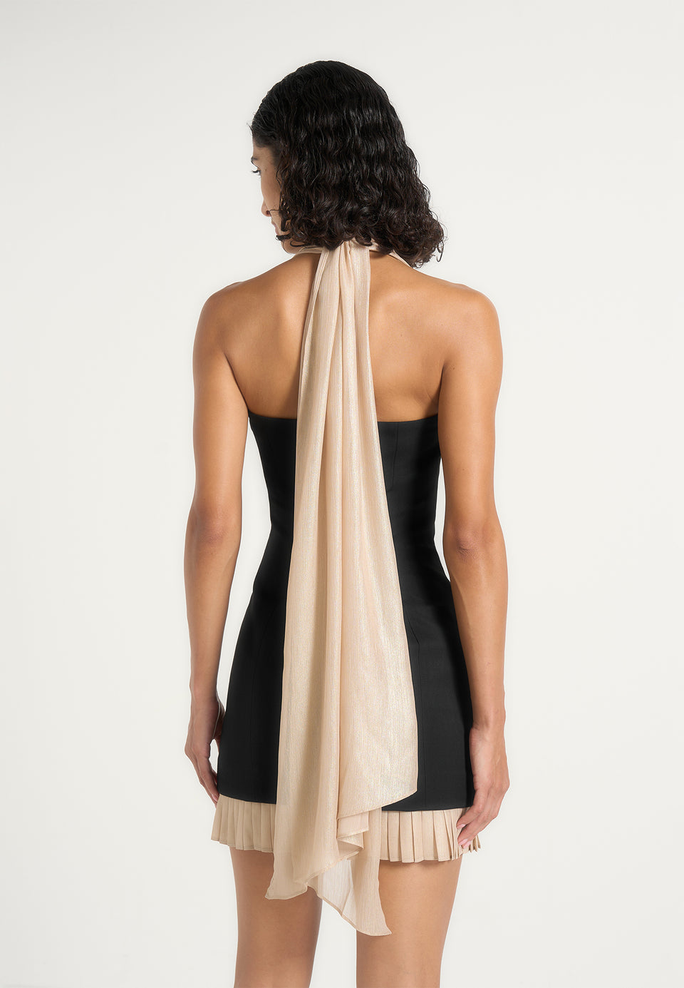 Fiore - Halter Mini Dress With Long Sash - Black / Champagne