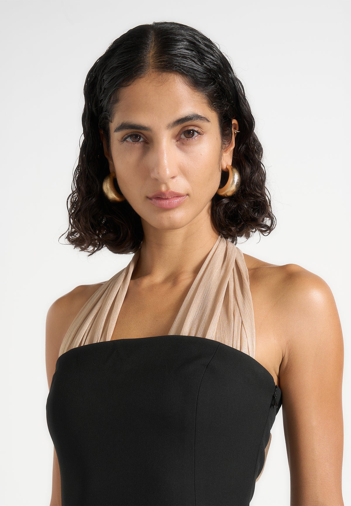 Fiore - Halter Mini Dress With Long Sash - Black / Champagne
