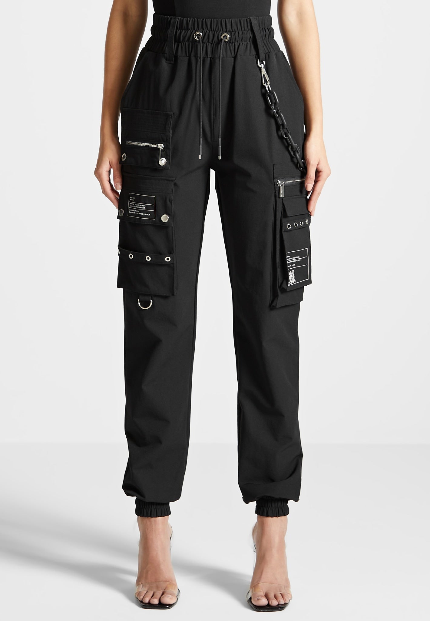 Cargo trousers with drawstring and chain