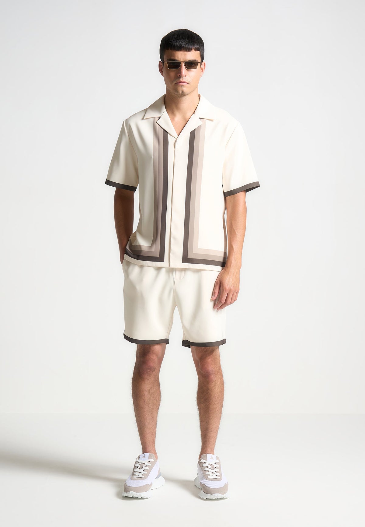 Raoul - Contrast Border Shorts - Cream/Brown