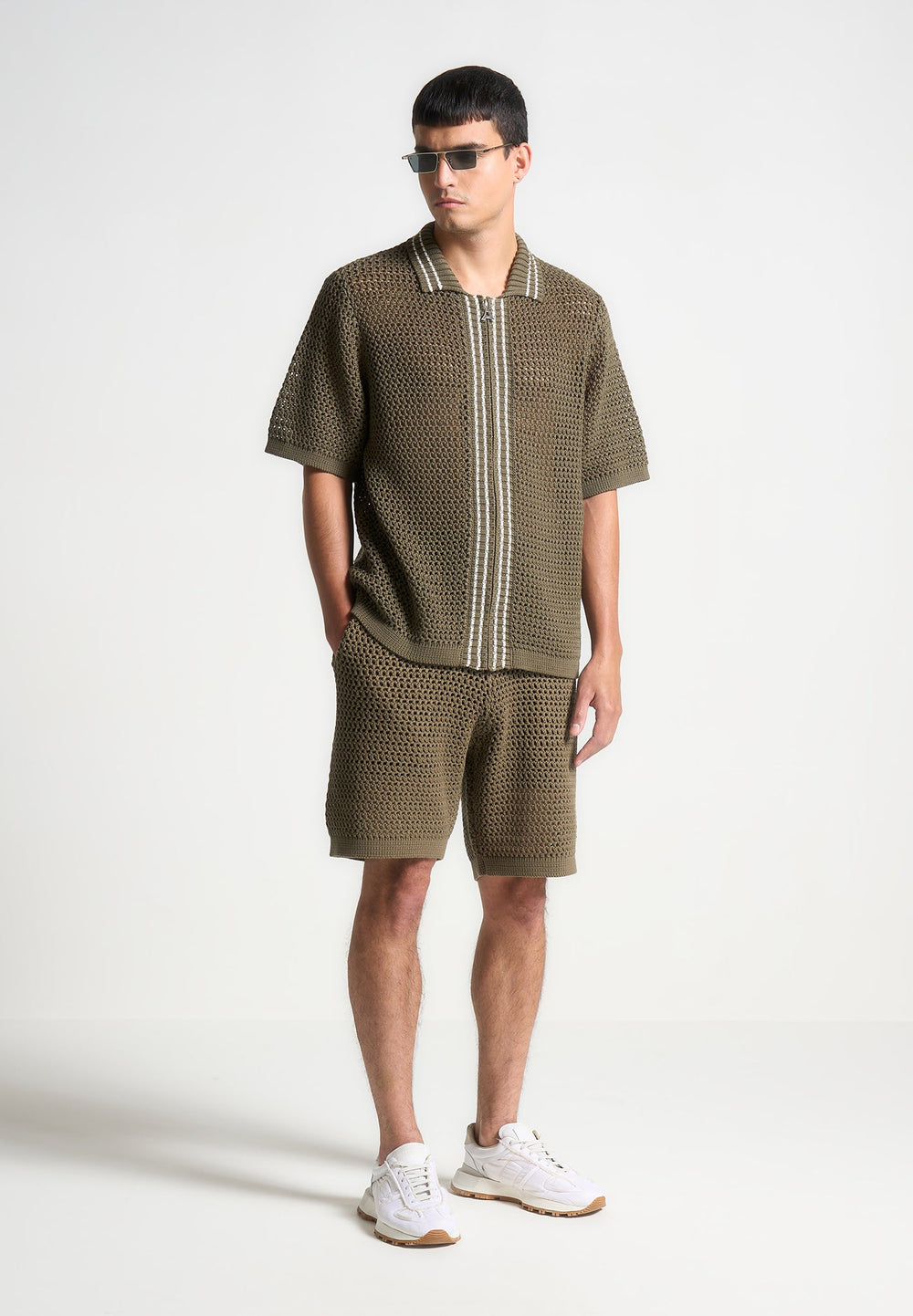 crochet-knit-stripe-shorts-khaki