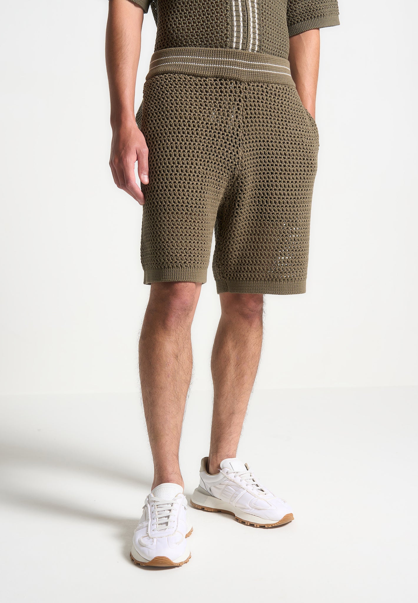 crochet-knit-stripe-shorts-khaki