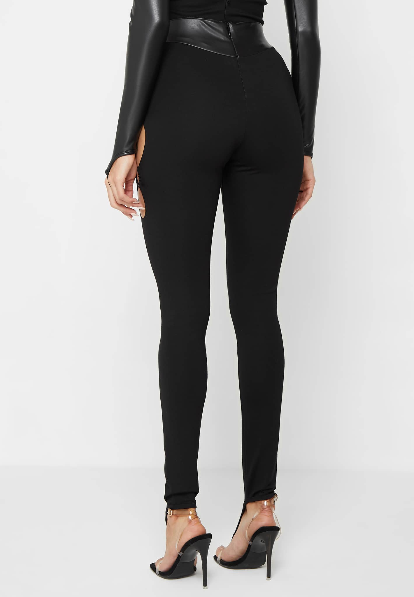 cut-out-o-ring-leggings-black