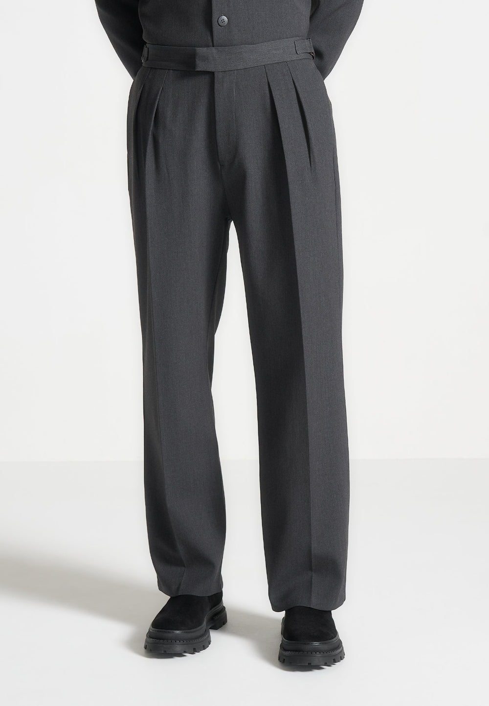 relaxed-fit-hatched-tailored-trousers-grey