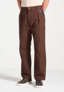 Arnault - Relaxed Fit Pleated Gabardine Jeans - Brown