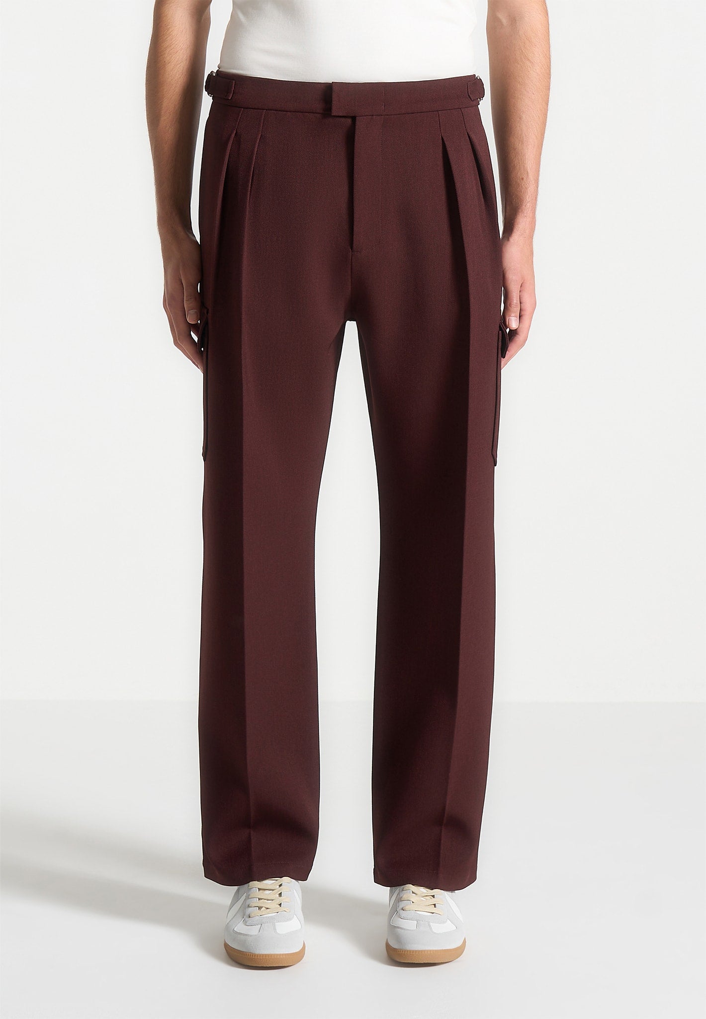 Maurice - Relaxed Fit Twill Pocket Trousers - Wine Red | Manière